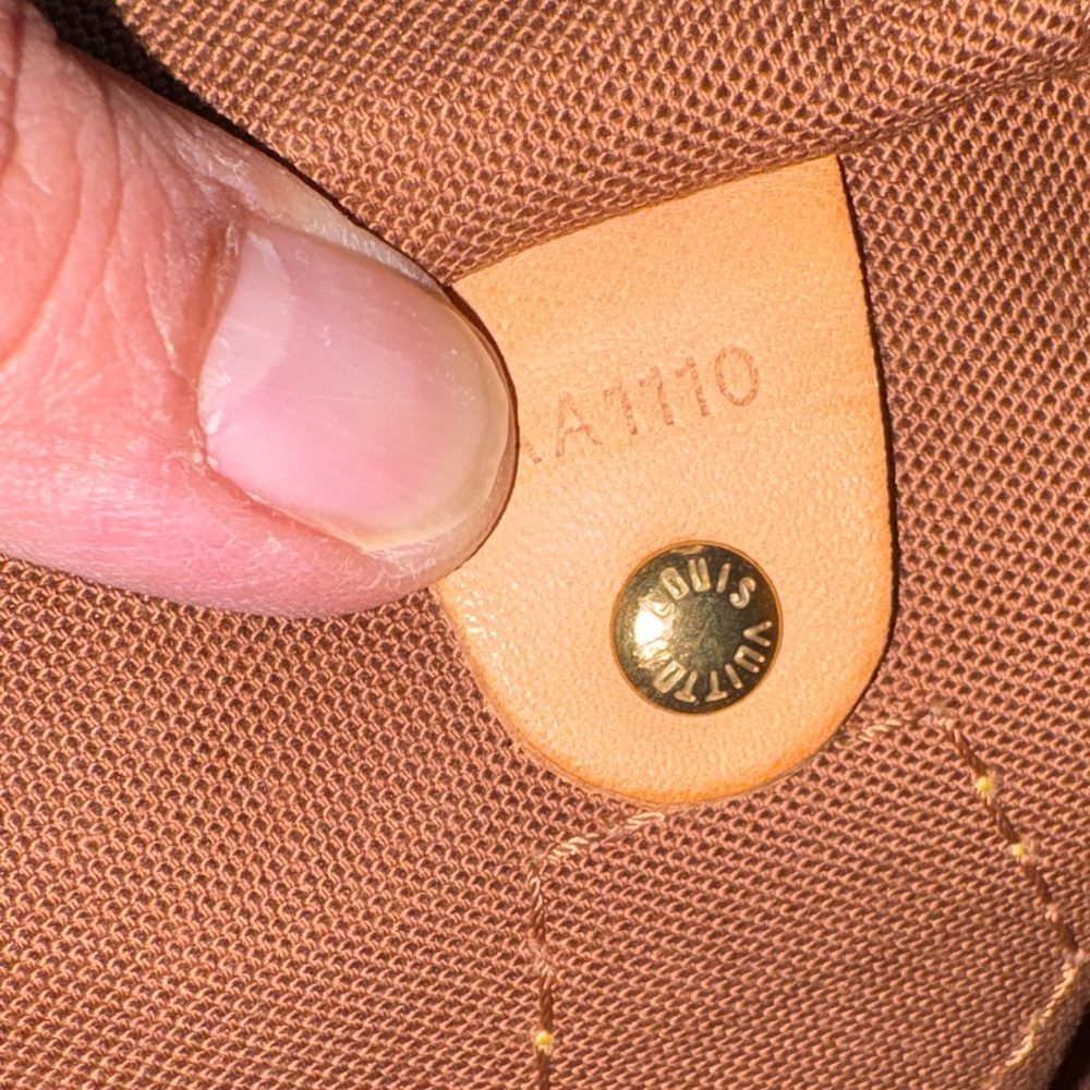 Louis Vuitton Speedy 40 Monogram Boston Bag- Preowned - Picture 17 of 17